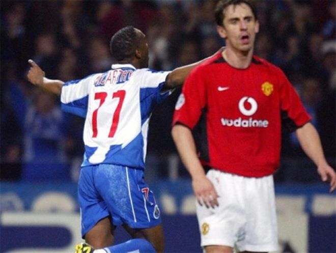 球員低射穿 球員低射穿