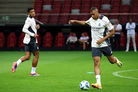 更是注重文 更是注重文